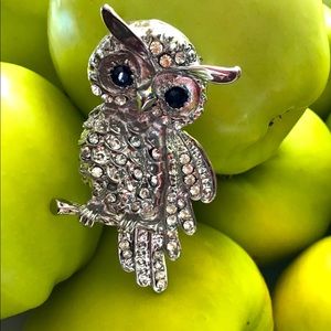 BEAUTIFUL RHINESTONE OWL BROOCH W/ SAPPHIRE